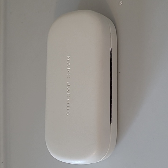 Marc Jacobs Case - Picture 7 of 12